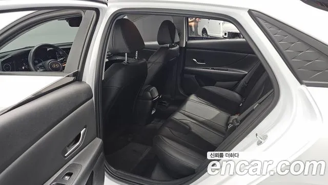 Hyundai AVANTE Новый Avante (CN7) — Фото автомобиля 12