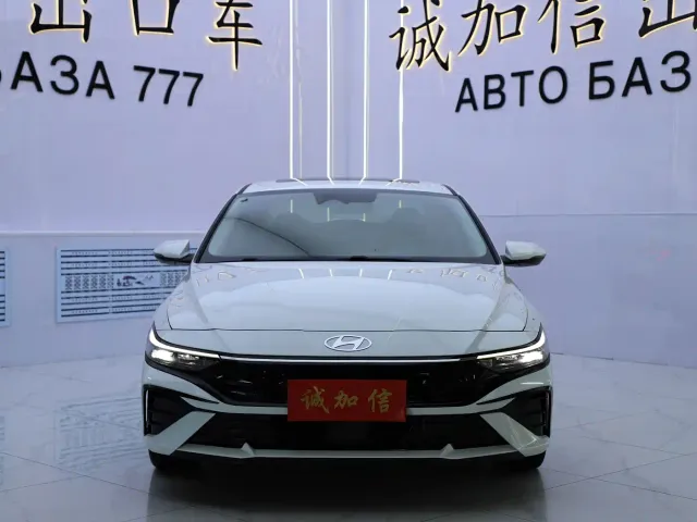 Hyundai Elantra — Фото автомобиля 2