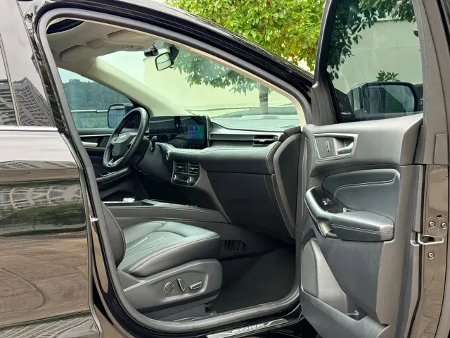 Ford Edge — Фото автомобиля 11