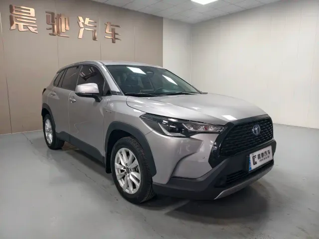Toyota Corolla Cross — Фото автомобиля 3