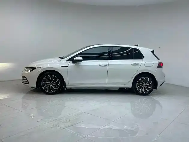 Volkswagen Golf — Фото автомобиля 7