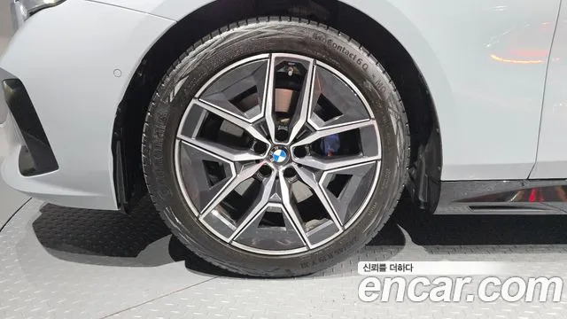 BMW 5 Series G60 — Фото автомобиля 4