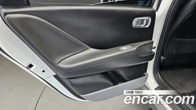 Hyundai Ioniq 6 — Фото автомобиля 14