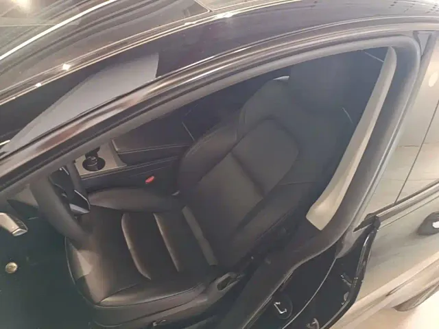 Tesla Model Y — Фото автомобиля 14