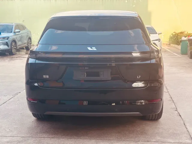 Li Auto L7 — Фото автомобиля 5