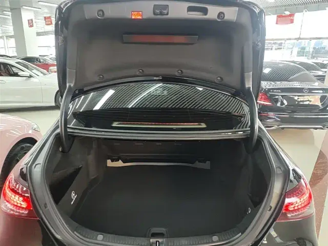 Mercedes-Benz E-Class — Фото автомобиля 18