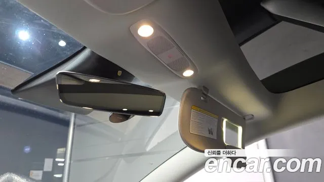Tesla Model 3 — Фото автомобиля 22