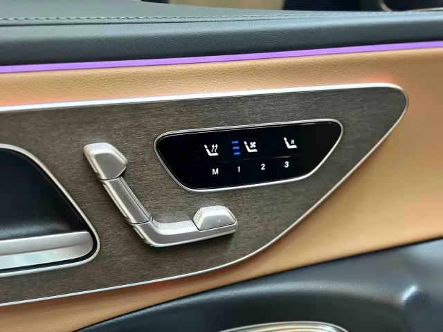 Mercedes-Benz E-Class — Фото автомобиля 7