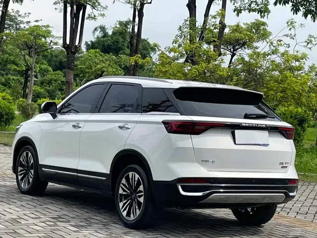 Bestune T77 — Фото автомобиля 8