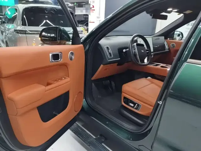 Li Auto L9 — Фото автомобиля 15