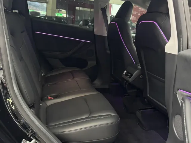 Tesla Model Y — Фото автомобиля 16