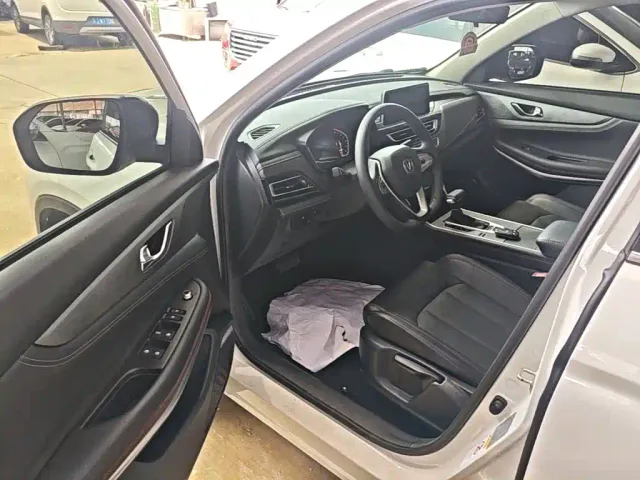 Changan CS75 — Фото автомобиля 15