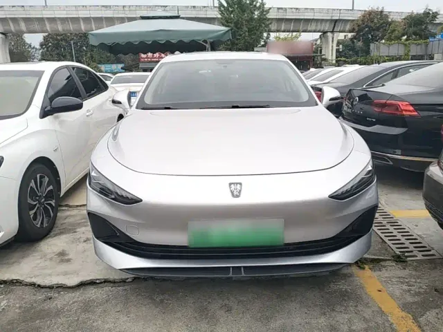 Roewe D7 — Фото автомобиля 2