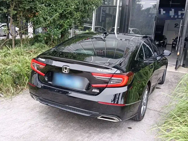 Honda Accord — Фото автомобиля 6