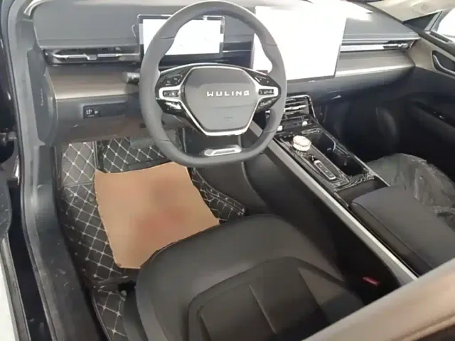 Wuling Starlight — Фото автомобиля 9
