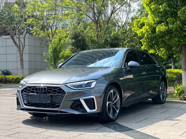 Фотография автомобиля — Audi A4L