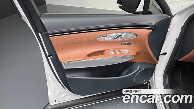 Genesis GV70 — Фото автомобиля 13