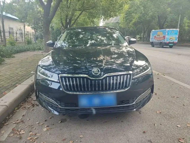 Skoda Superb — Фото автомобиля 2