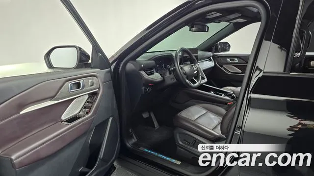 Ford Explorer — Фото автомобиля 7