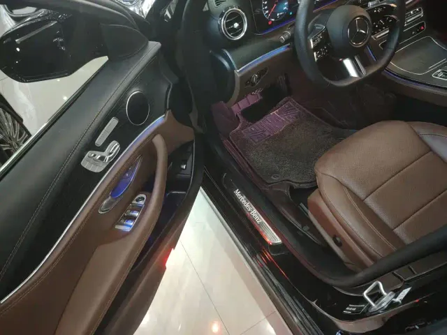 Mercedes-Benz E-Class — Фото автомобиля 16