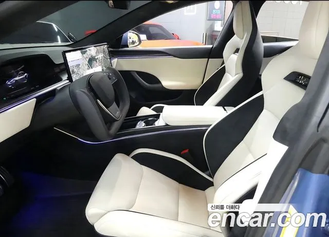 Tesla Model S — Фото автомобиля 10