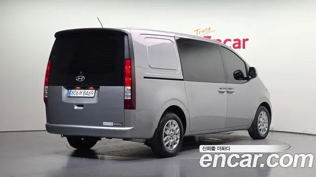 Hyundai Staria — Фото автомобиля 2