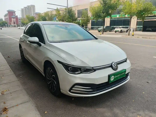 Volkswagen Golf — Фото автомобиля 3