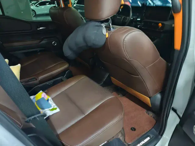 Toyota Prado — Фото автомобиля 9