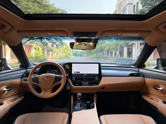 Lexus ES — Фото автомобиля 11
