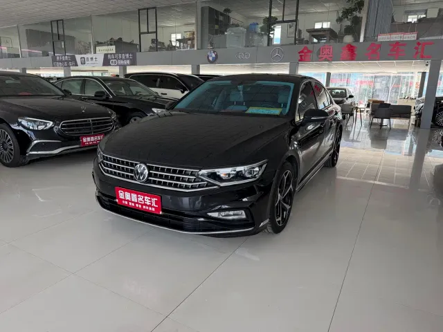 Фотография автомобиля — Volkswagen Magotan