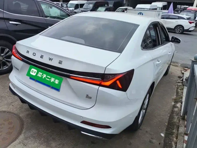 Roewe i5 — Фото автомобиля 6