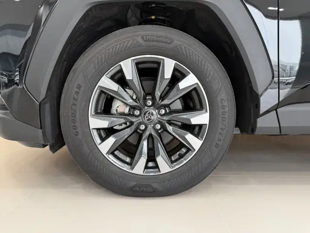 Toyota RAV4 — Фото автомобиля 16