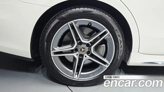 Mercedes-Benz S-Class — Фото автомобиля 5