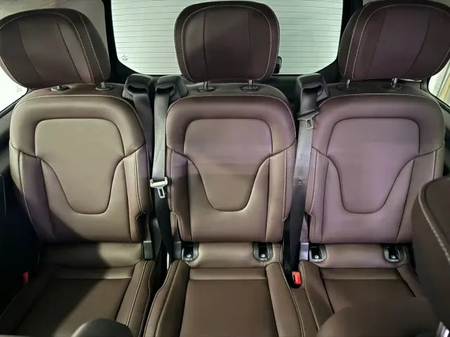 Mercedes-Benz V-Class — Фото автомобиля 11