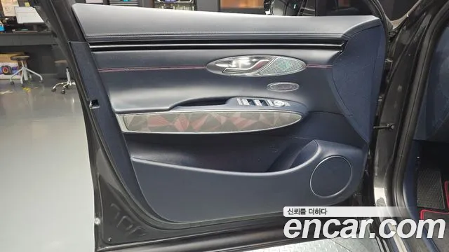 Genesis GV70 — Фото автомобиля 13