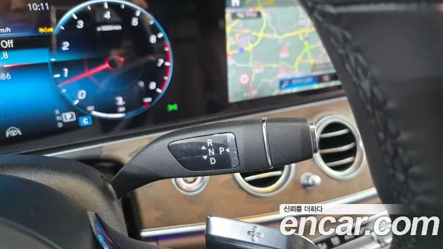 Mercedes-Benz E-Class — Фото автомобиля 8