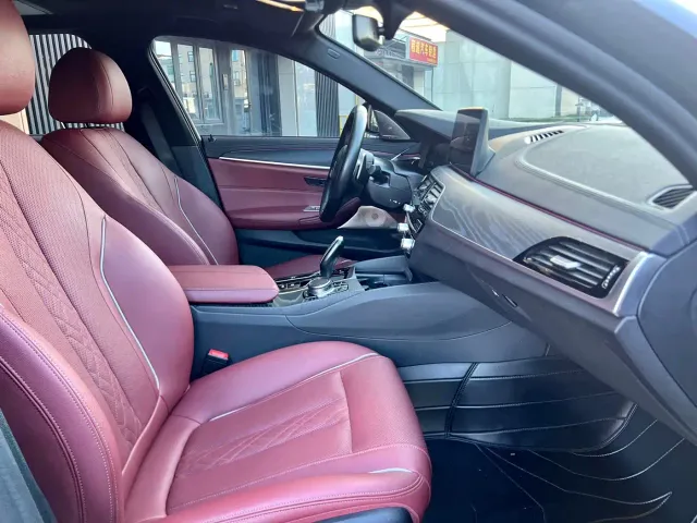 BMW 5 Series — Фото автомобиля 14