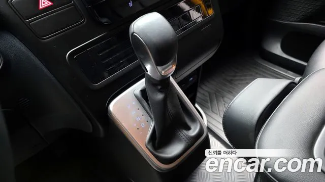 Hyundai Staria Staria L3.5 Школьный автобус — Фото автомобиля 9