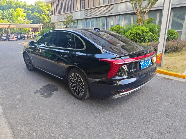 Hongqi H5 — Фото автомобиля 4