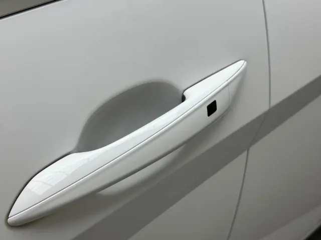 Hyundai Elantra — Фото автомобиля 16