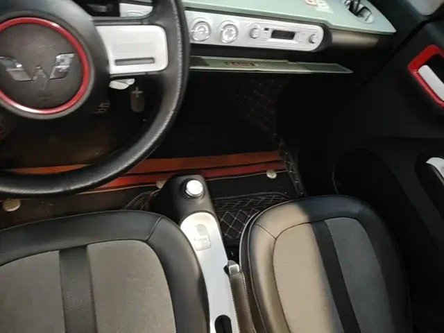 Wuling Hongguang Mini EV — Фото автомобиля 13