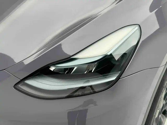 Tesla Model Y — Фото автомобиля 8