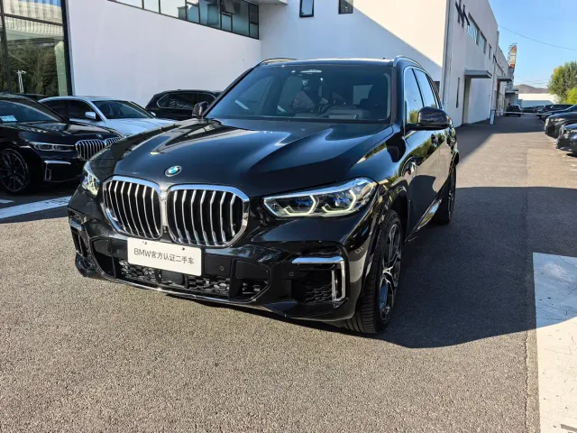 Фотография автомобиля — BMW X5