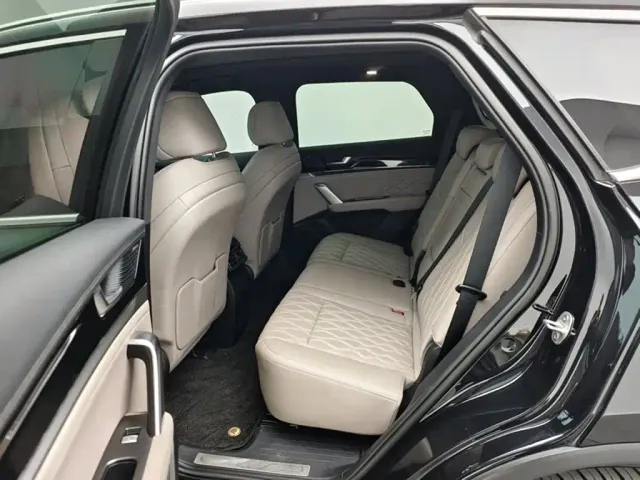 BYD Tang — Фото автомобиля 11