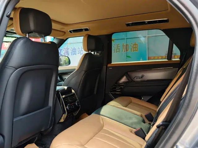 Land Rover Range Rover Sport — Фото автомобиля 8