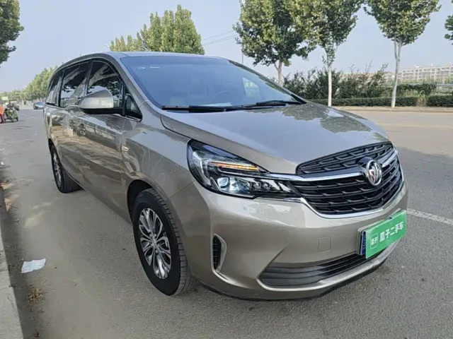 Buick GL8 — Фото автомобиля 3