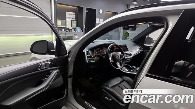 BMW X5 xDrive 40i M Sport — Фото автомобиля 10