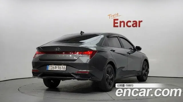 Hyundai Avante CN7 — Фото автомобиля 2
