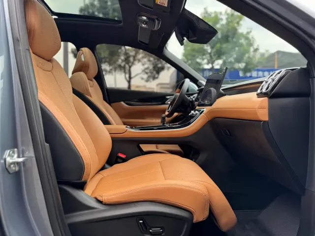 Geely Boyue L — Фото автомобиля 29