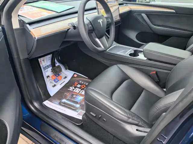 Tesla Model Y — Фото автомобиля 9